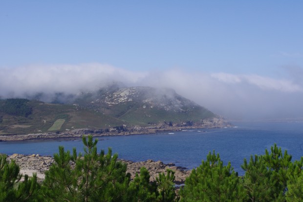 Blick von Muxia auf unseren noch von Wolken verhangenen Gipfel